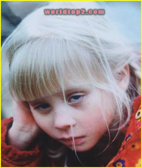 Clara Rosager childhood photo