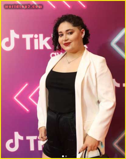 Julia Vitoria bio wiki facts