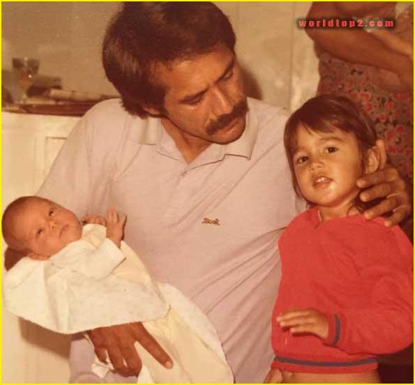 Tulsi Gabbard childhood photo with her father