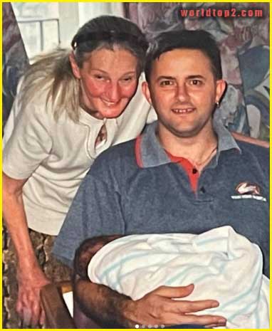 Anthony Albanese with his mother