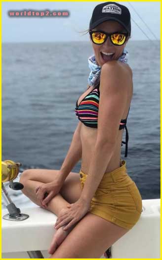 Vicky Stark bio wiki facts