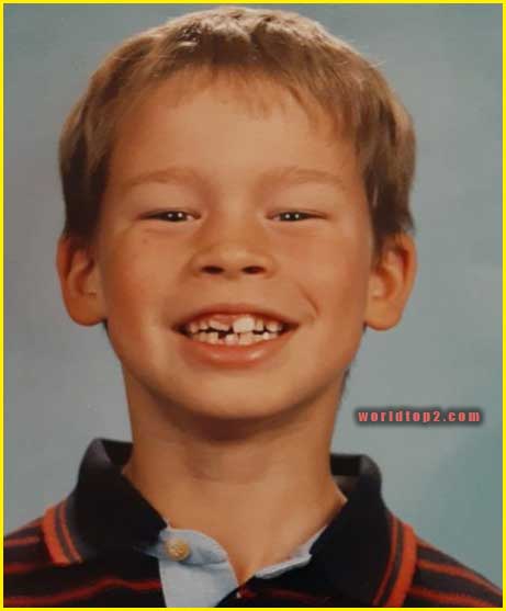 Crimsix childhood photo