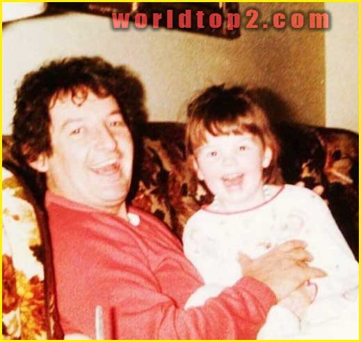 michelle ferreri childhood photo with her father