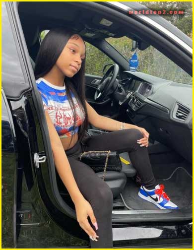 Delina Hillock net worth