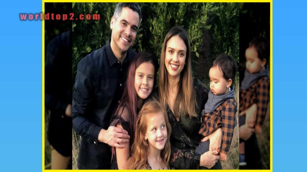 Jessica Alba with her husband and children