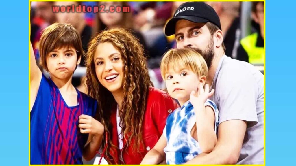 Sasha Piqué Mebarak with his parents & brother