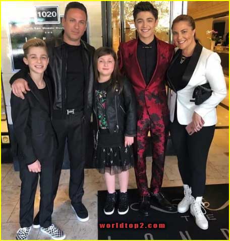 Avi Angel family photo