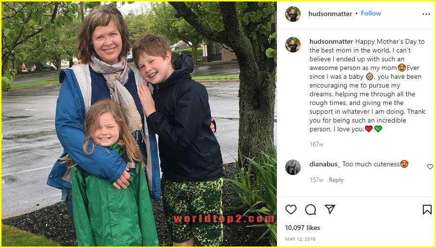Hudson Matter with his mother and sister