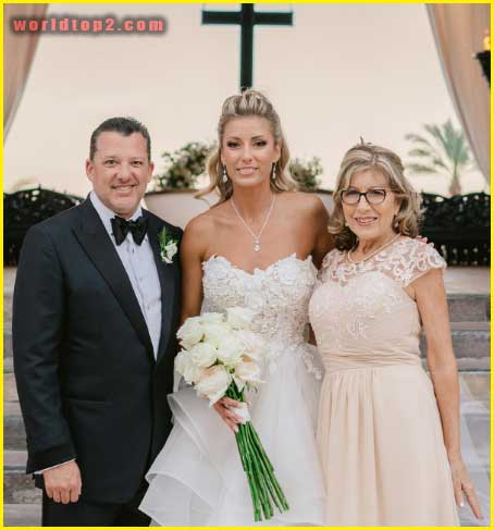 Leah Pruett with her mother and husband