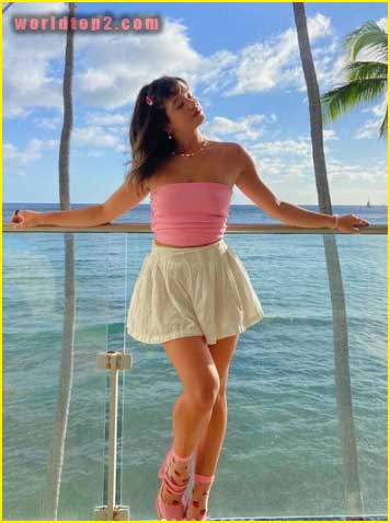 Peyton Elizabeth Lee bio wiki facts