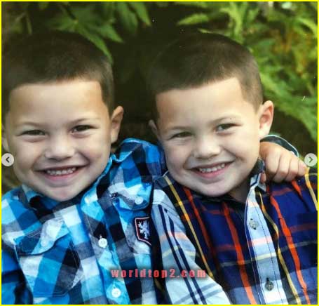 Jaden Walton with his twin brother Javon