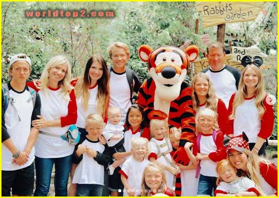 PaisLee Nelson family photo