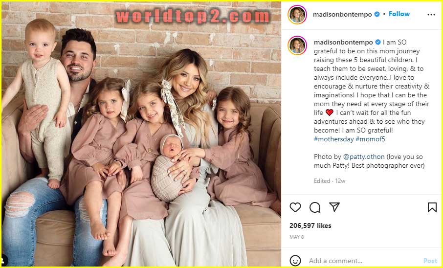 Taytum Fisher with her parents and siblings