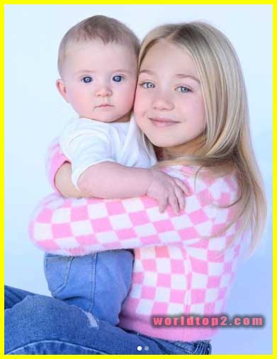 Zealand LaBrant with his sister Everleigh Rose Smith Soutas