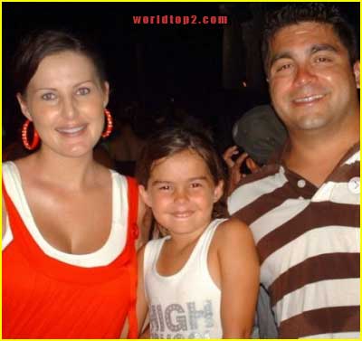 Monty Lopez with his wife and daughter Addison Rae