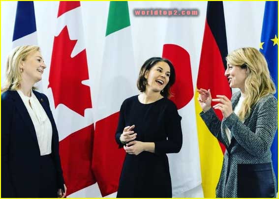 liz truss cute laughing