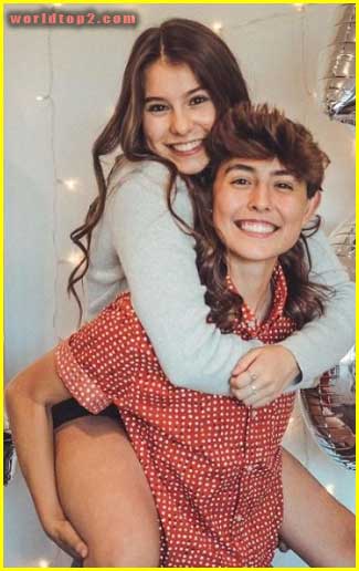 Mattie Westbrouck with her sister