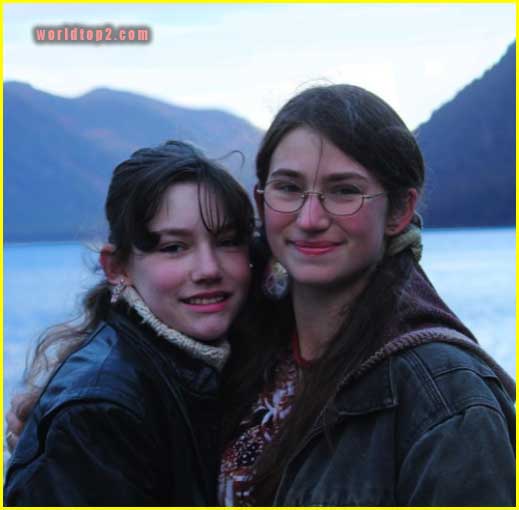 bird brown with her sister Rain