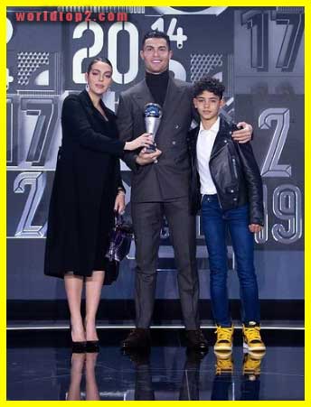 Cristiano Ronaldo Jr with his parents