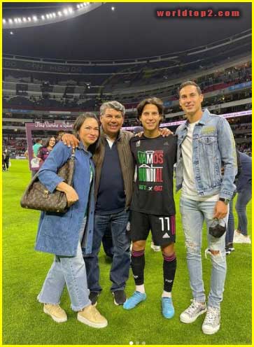 Diego Laínez family photo