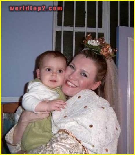 Emily Carey childhood photo with her mother