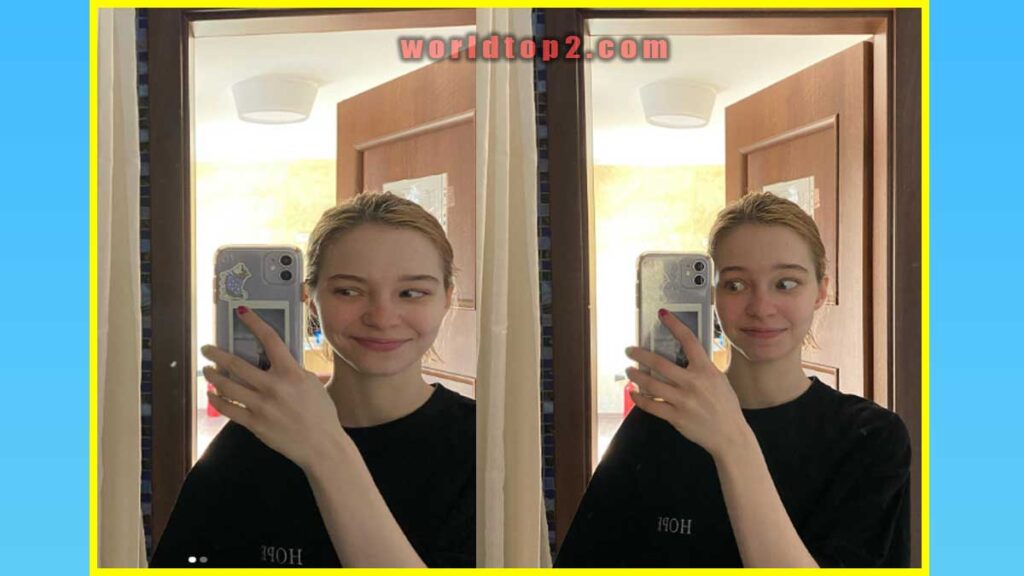 Emma Myers taking selfies