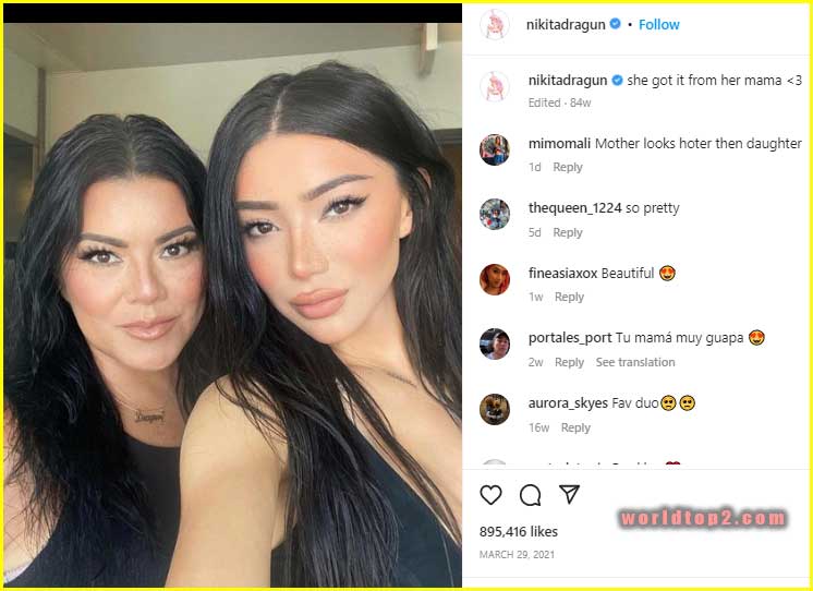 Nikita Dragun with her mother
