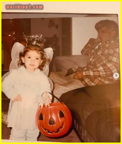 Lauren Lavera childhood photo