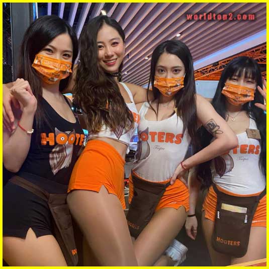 Mhyochi with her friends