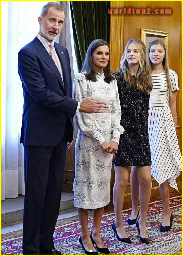Princesa Leonor with her parents and sister