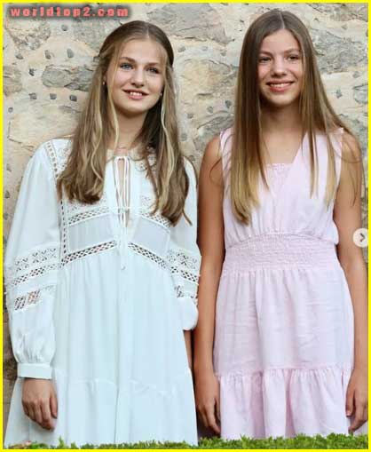 Princesa Leonor with her sister