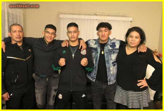 Raul Rosas Jr family photo