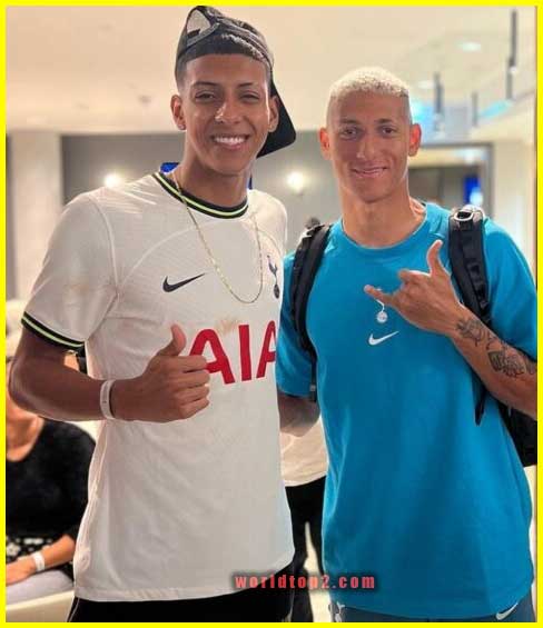 Richarlison with his brother