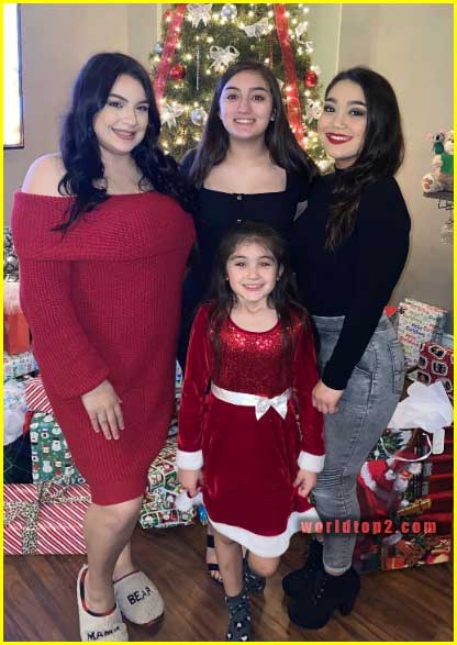 Roxanne Perez family photo