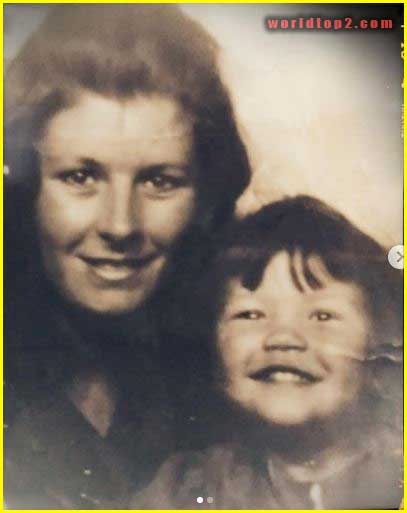 Catherine Zeta-Jones childhood photo with her mother