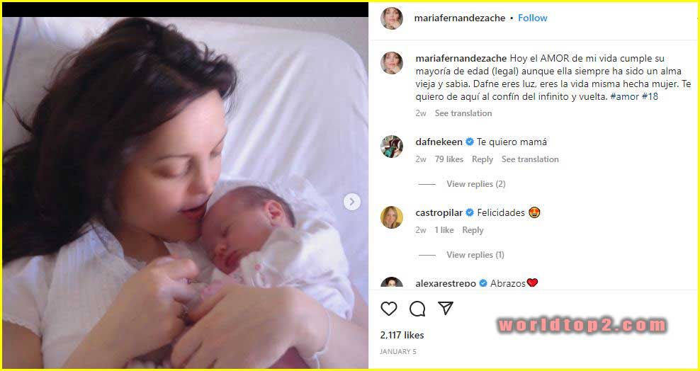 Dafne Keen childhood photo with her mother