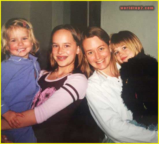 Dakota Johnson childhood photo with her siblings
