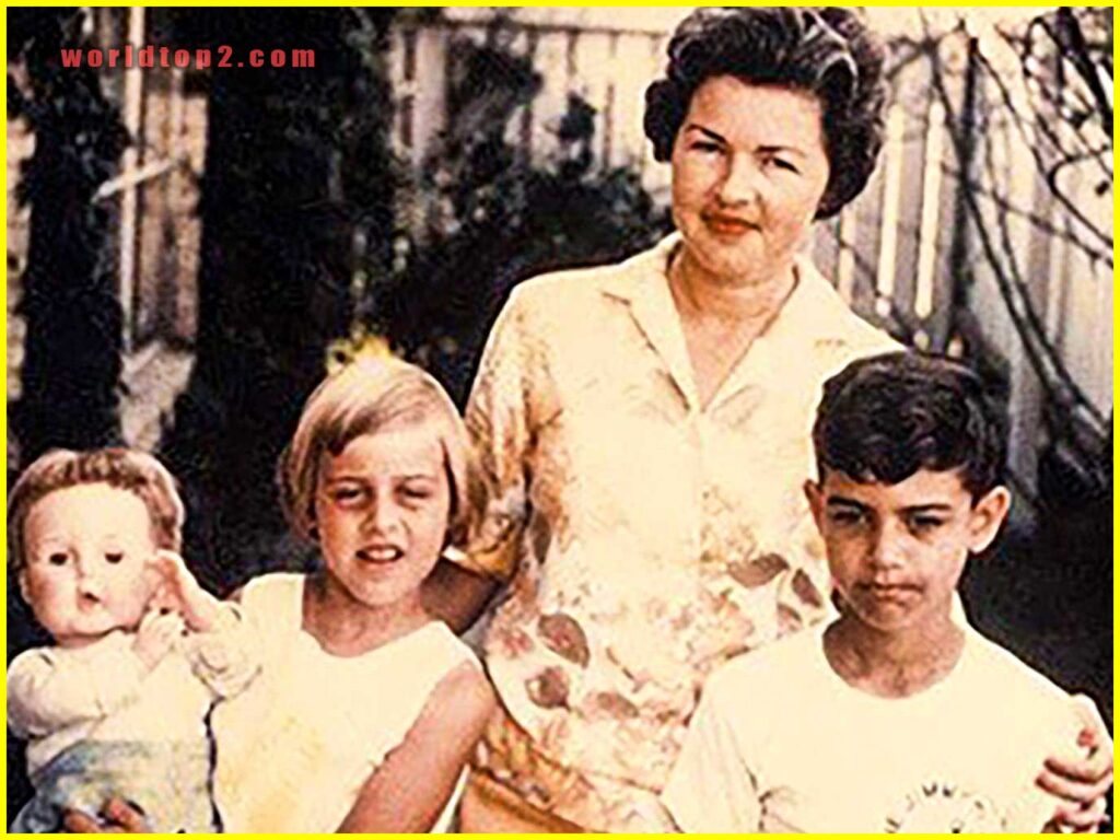 Ellen DeGeneres childhood photo with her brother and mother
