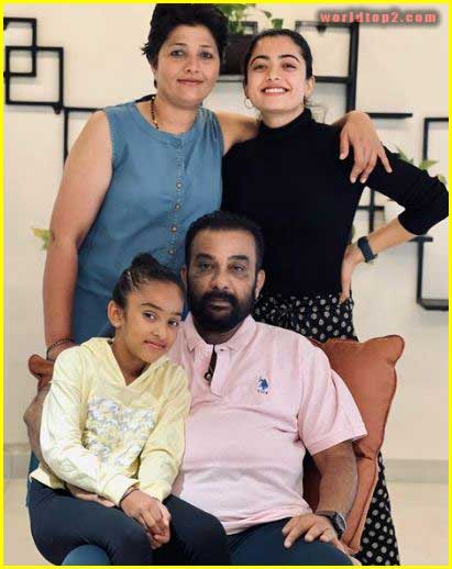 Rashmika Mandanna with her parents and sister