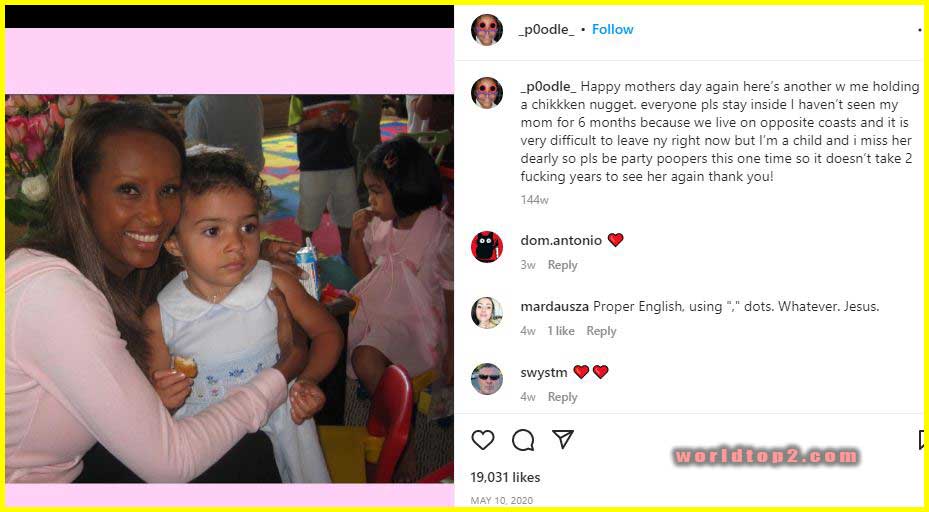 Alexandria Zahra jones childhood photo with her mom