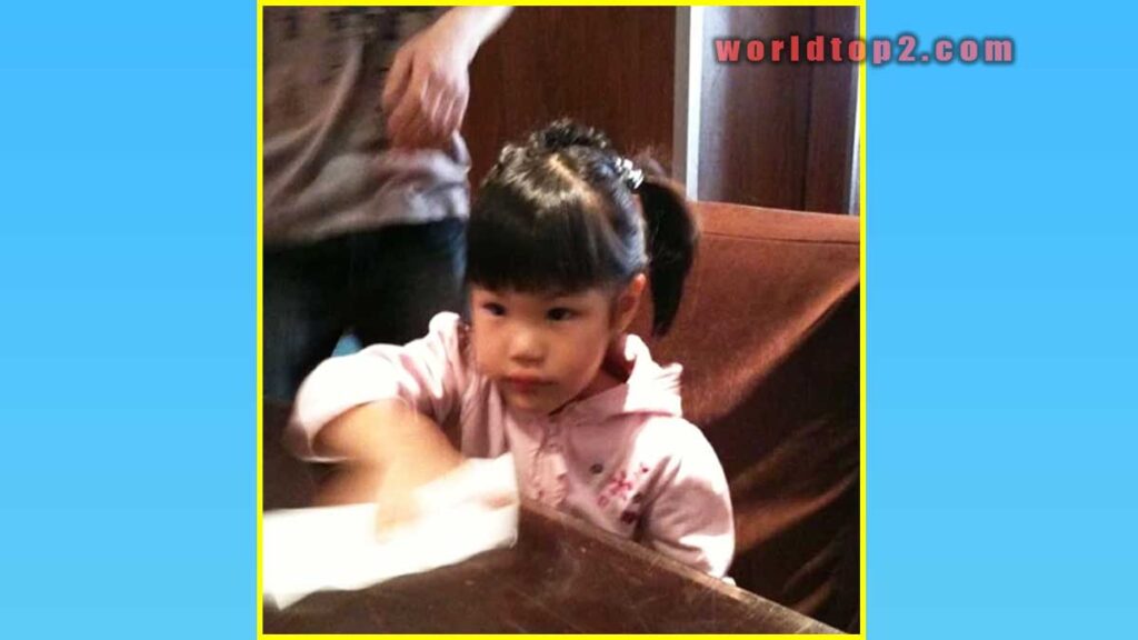 Chloe Ting childhood photo