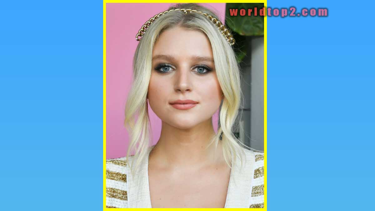 Julia Schlaepfer Bio, Age, Height, Family, Wiki, Facts