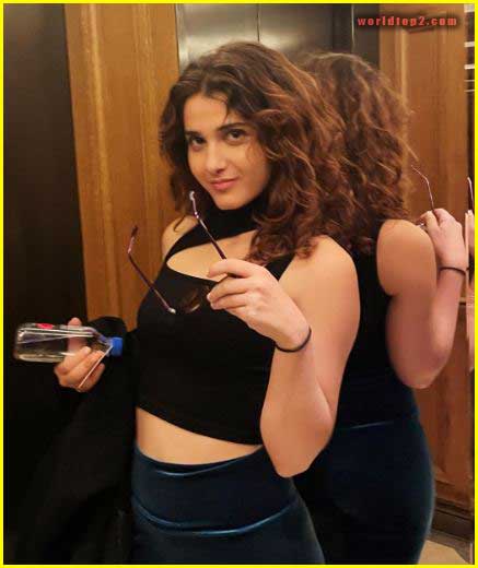 Nathalie Issa hot and sexy