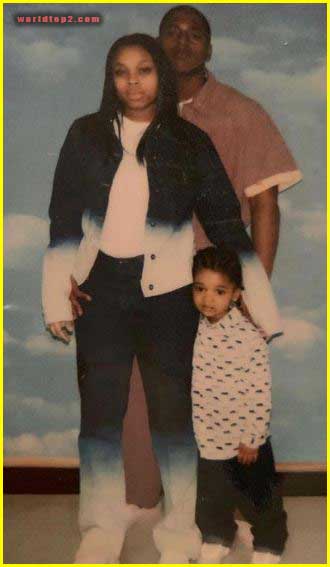 Damar Hamlin childhood photo with his parents