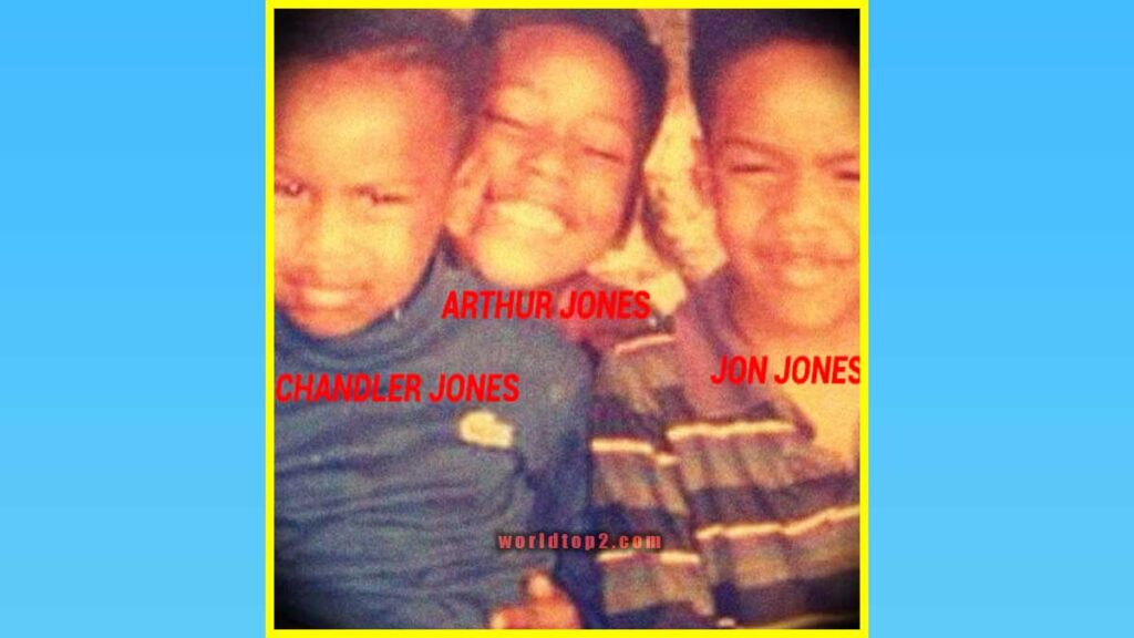 Jon Jones childhood photo with his siblings