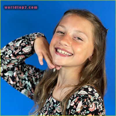 Maya Le Clark bio wiki facts