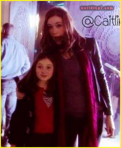Caitlin Blackwood childhood photo with her cousin Karen Gillan