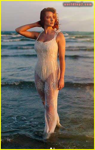 Dakota Blue Richards bio wiki facts