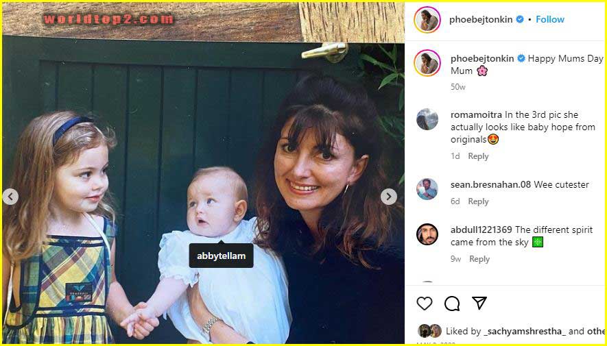 Phoebe Tonkin childhood photo with her sister and mother