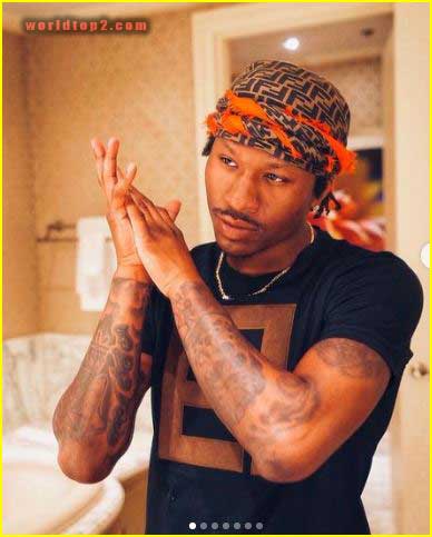 Duke Dennis youtuber